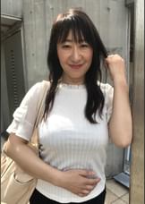 秋吉志乃（52）