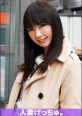 モデル並みのスタイルを持つ人妻まなさんを買い物帰りにナンパ!からの繁華街のド真ん中で車内手コキ