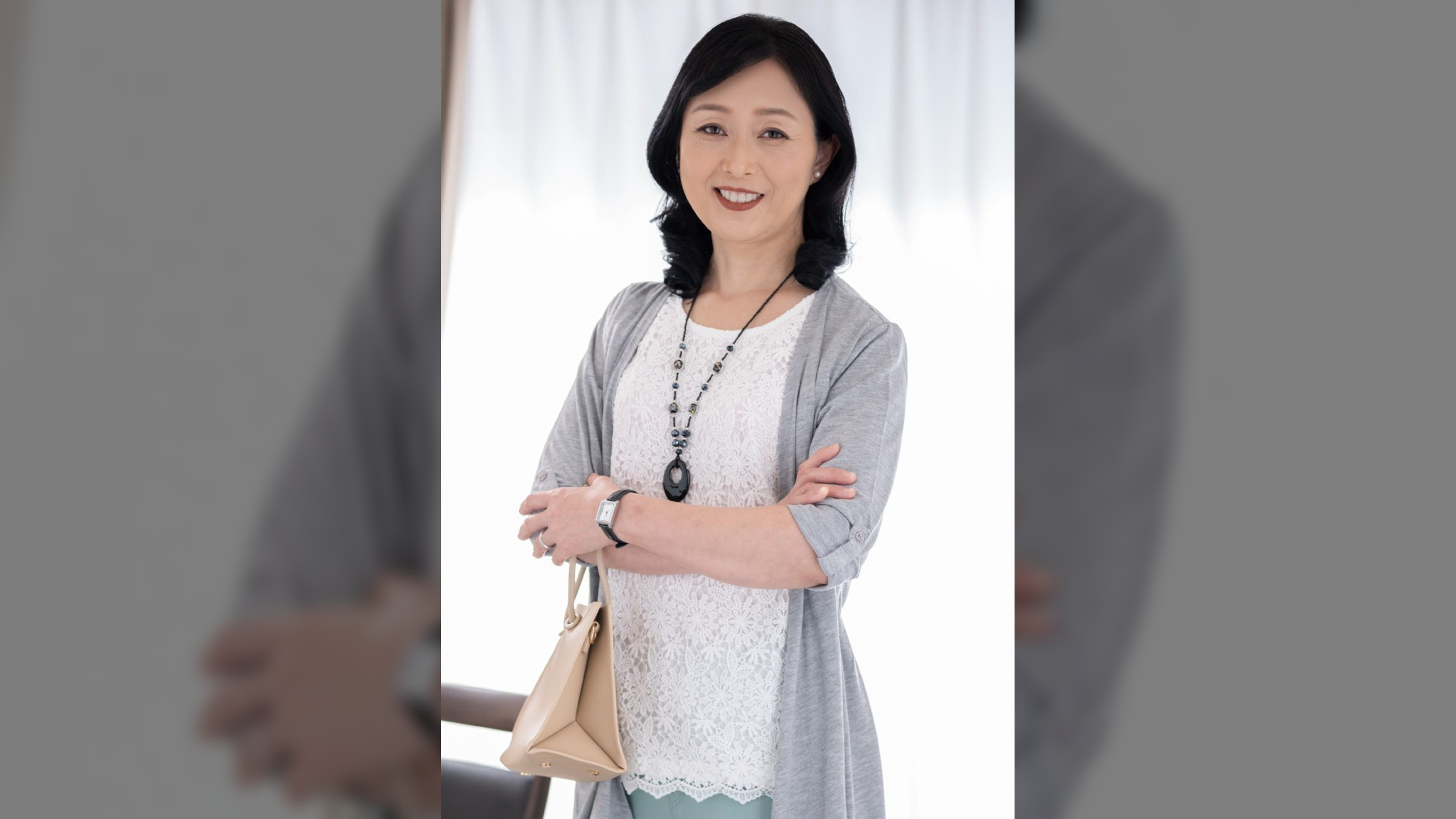旦那とすれ違いの生活でセックスレス　まだまだ躰が疼く五十路妻の期待に応えてガツガツピストンでどっぷり中出しセックス！