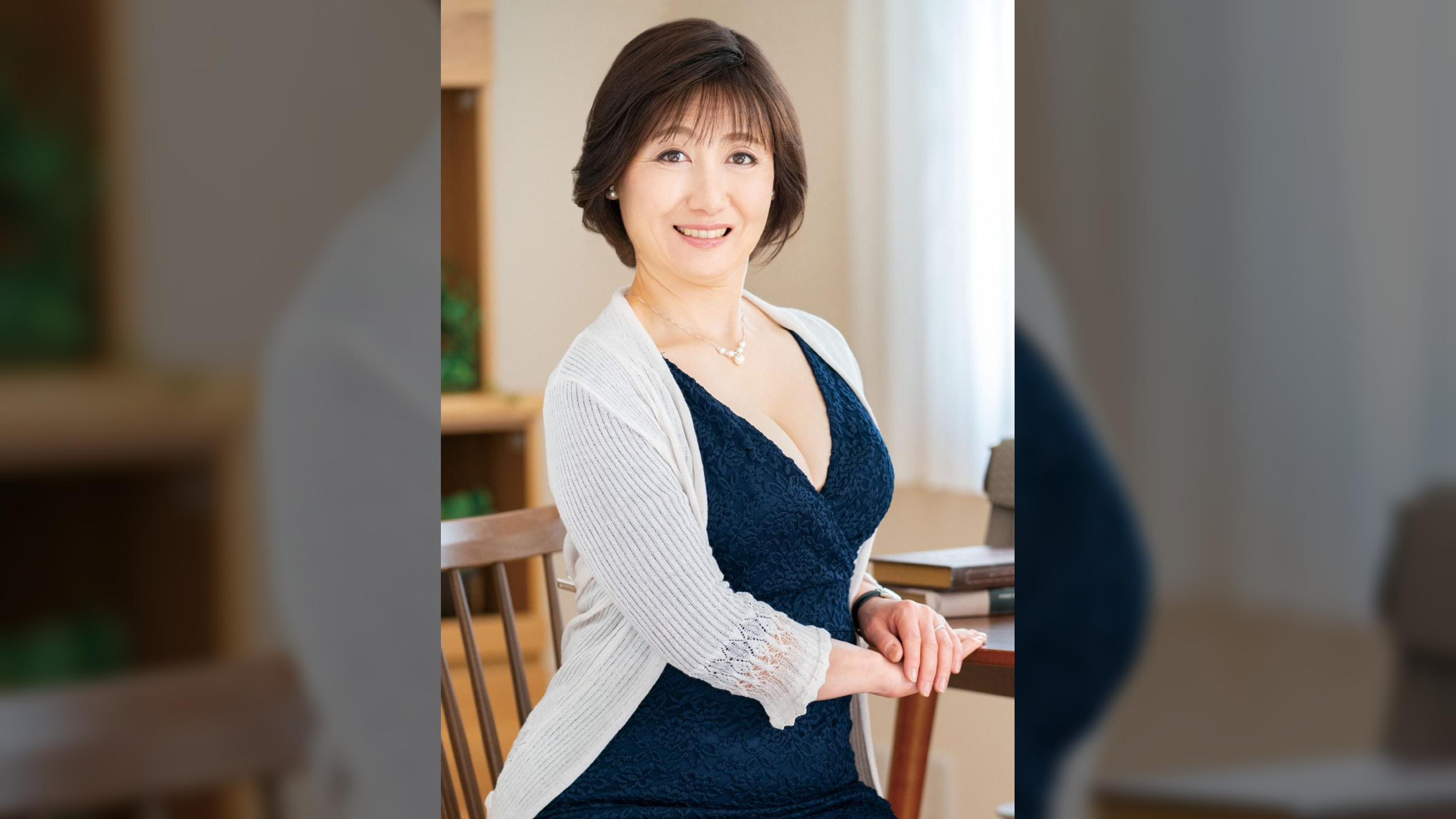 興奮してどんどん濡れて来ちゃう…下着にくっきりエロ汁跡が！五十路妻の欲望を満たす濃密ナマ中出し性交！！