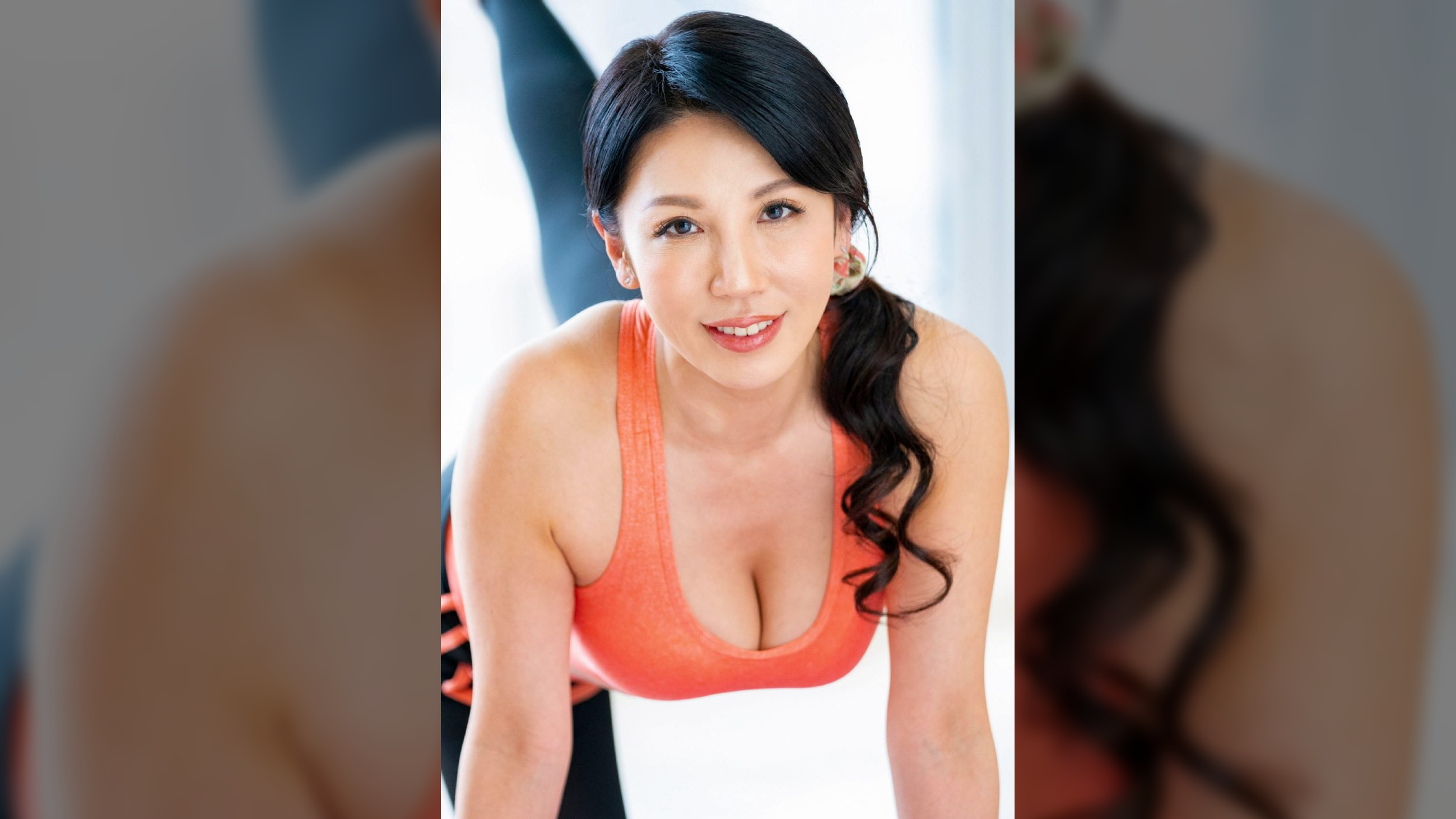 旦那と週1、セフレと週2…それでも足りない性欲旺盛五十路妻と仕事着セックスで大量中出し！
