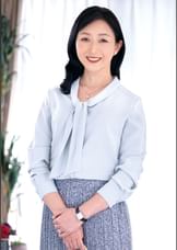 多趣味な五十路妻のお戯れ 貪欲に高みを目指しいままでに味わったことのないエクスタシーに失神寸前 中出し懇願同時イキSEX!