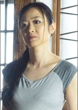 明菜(35歳)ふわっと巨乳のイヤラシ身体