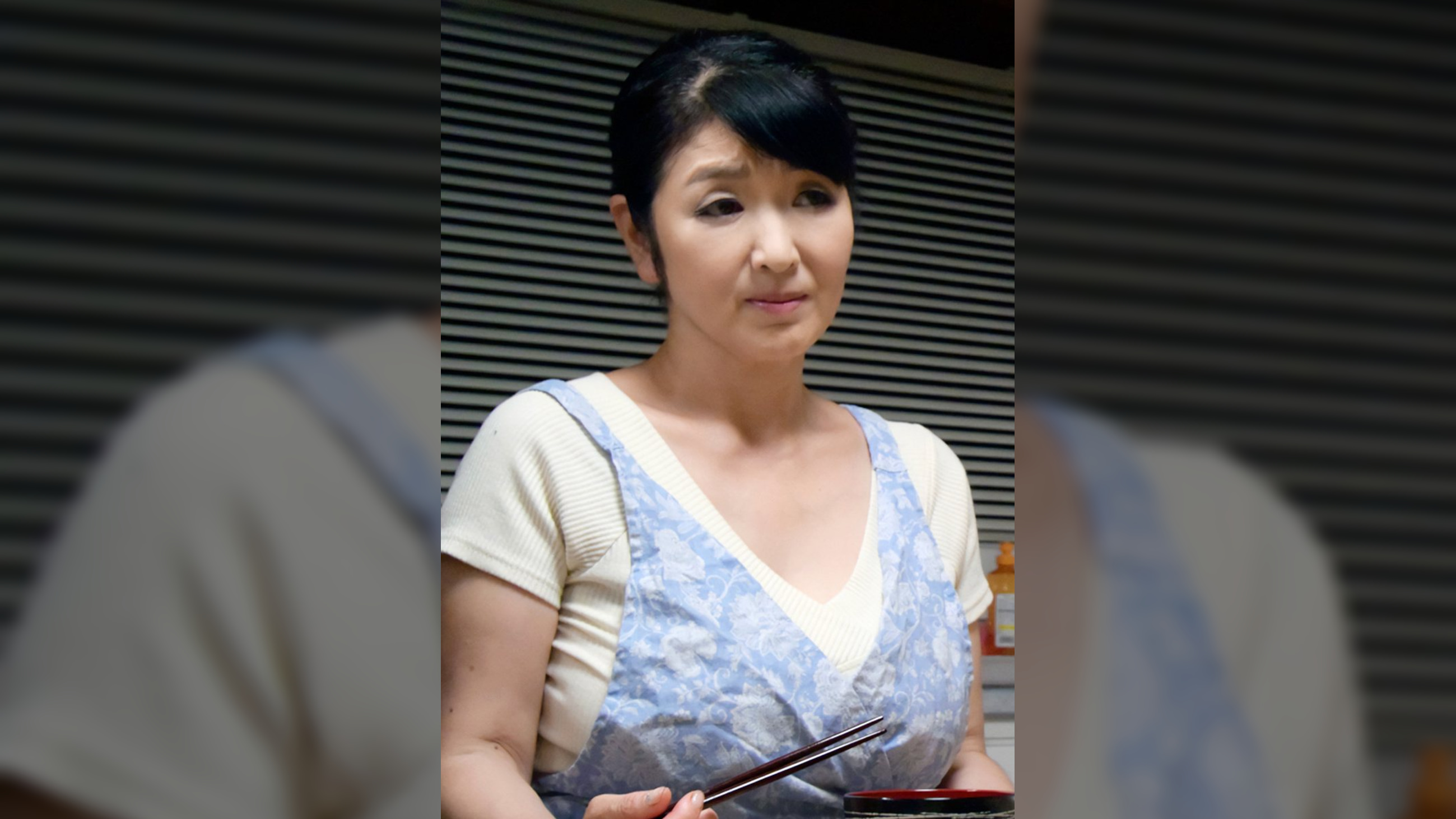 美都子（52歳）告白で振られた息子を慰めて…