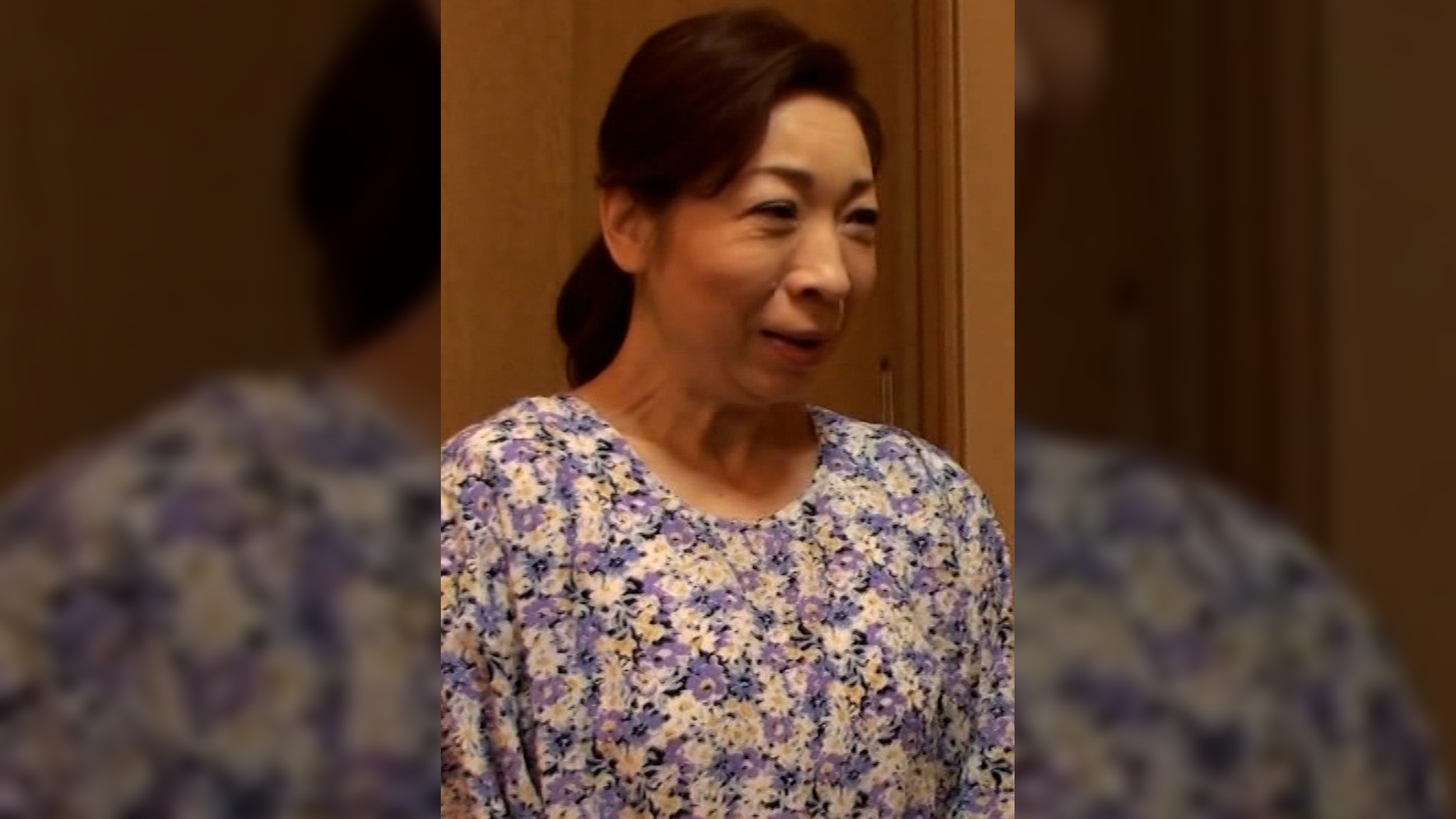 千葉の木更津の乾物屋をひとりで営む熟女さん、10数年前に旦那を亡くしこのままオンナとして終わってしまうのは…幾つになっても女は本能的に男を欲しがる!