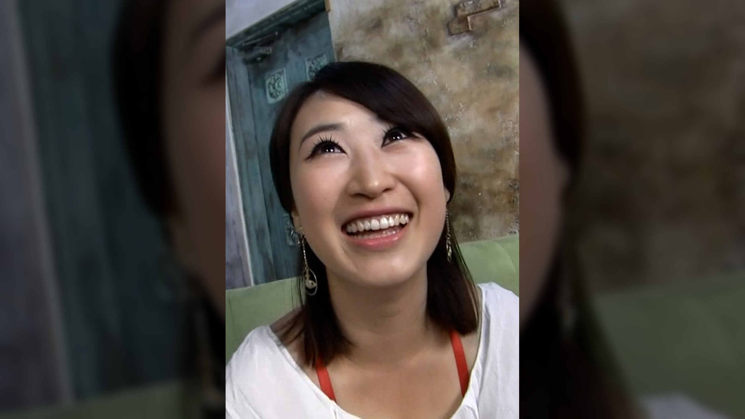 韓国の街角でナンパした韓流娘は日本のAV好き!!どスケベ丸出しな推定Eカップ巨乳を揺らし快楽SEX!
