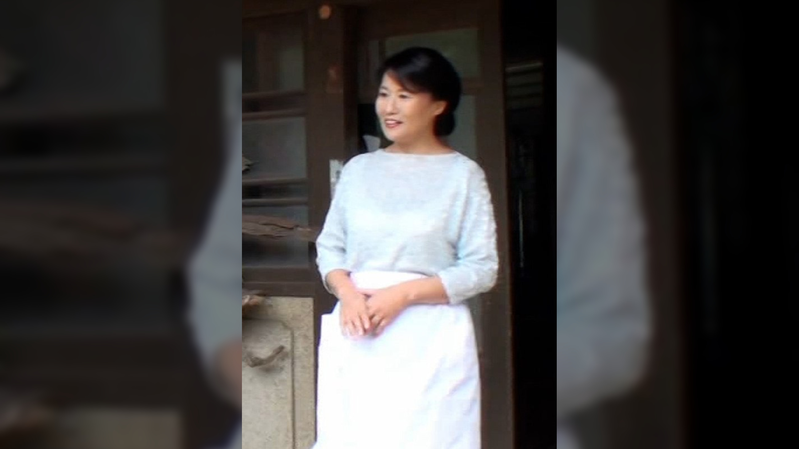 群馬の山奥に暮らす熟女さんが雑誌に応募した事とは…AV出演の依頼を受けて向かった先で待っていたのは昔ながらの大きなお家に暮らす五十路熟女!