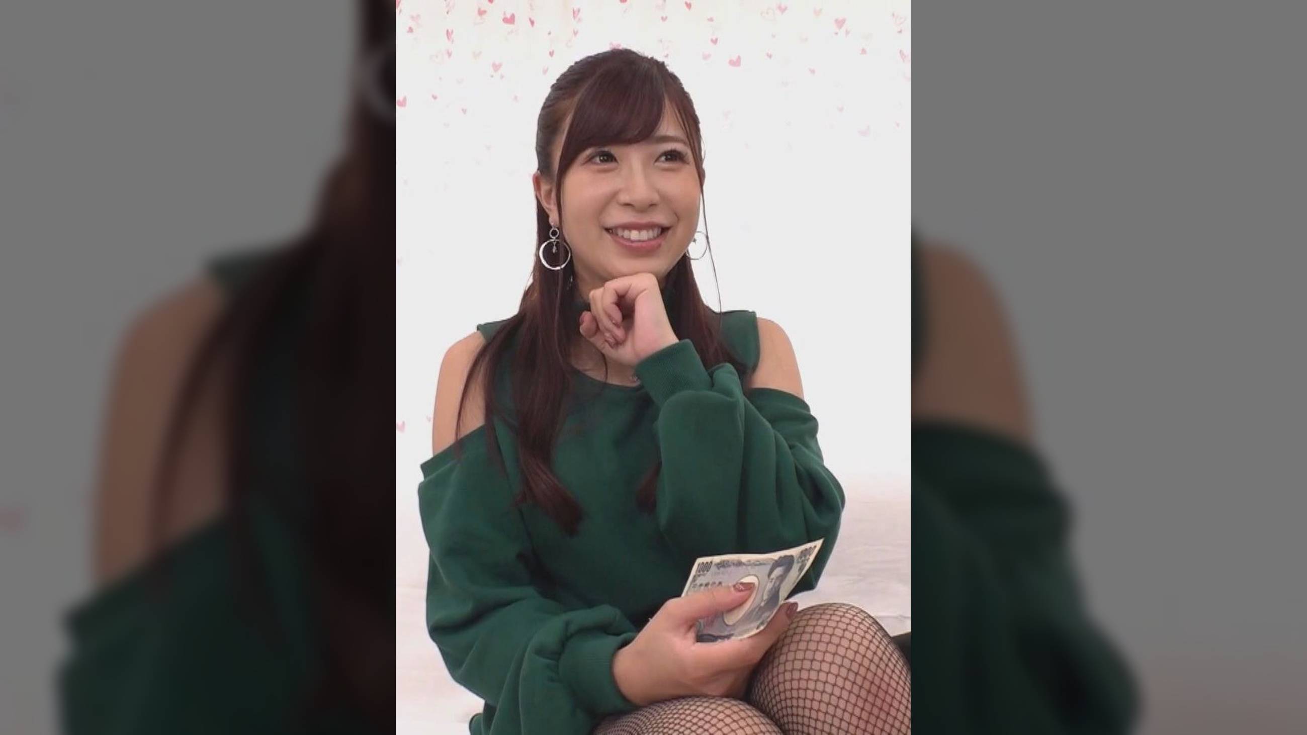 心優しい人妻さんがチャレンジする彼女ができず毎晩寂しい男性に唾液ダラダラ密着ベロチュー素股ケア！直でズリマンされどんどん大きくなるデカマラにクリトリスを刺激され絶頂オメコに生中出し！糸引くほど濡れた欲求不マ〇コに巨根をねじ混み激ピストン！～かなみ編～