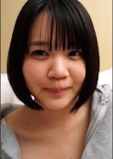 あどけなさが残る笑顔が印象的な美●女のイケナイ裏バイト!快感MAXで絶頂SEX!