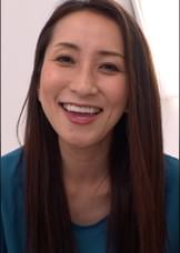 美しすぎる還暦熟女⁉旦那とは4年くらいセックスレスで快楽を求めてAV出演!還暦超えとは思えないスレンダーボディに大量潮吹きSEX!