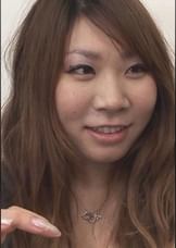 スケスケの魅力的な下着を外してみると控えめなちっぱいがこんにちは!得意なフェラチオを披露して身体に肉棒をお出迎え!