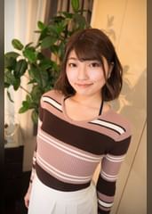 人妻限定高級エステサロン 無料体験チラシを持ってきた人妻 はるのさん