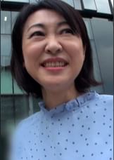 良妻賢母な雰囲気の上品な美熟女がまさかのAV出演!久々のSEXにオンナの悦びを求めて痴態を晒してイキまくる!