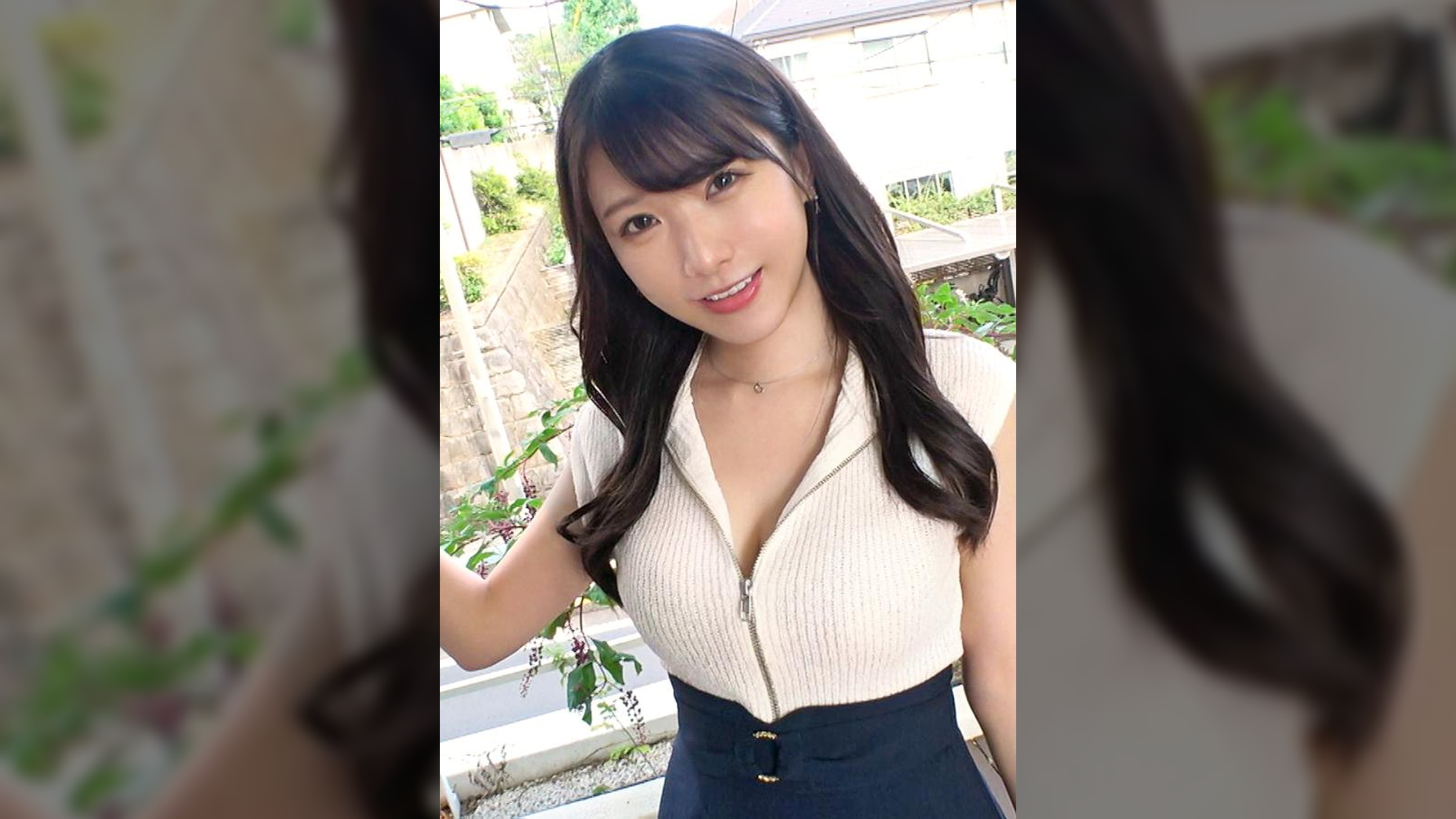 笑顔がキュートな綺麗系お姉さんが好奇心からAVに応募！欲求不満な身体を弄ばれカメラの前で大量潮吹き！！慣れてきたら攻守交替、男の乳首を舐めて自ら腰を振りまくる！！ 【初撮り】ネットでAV応募→AV体験撮影 2108