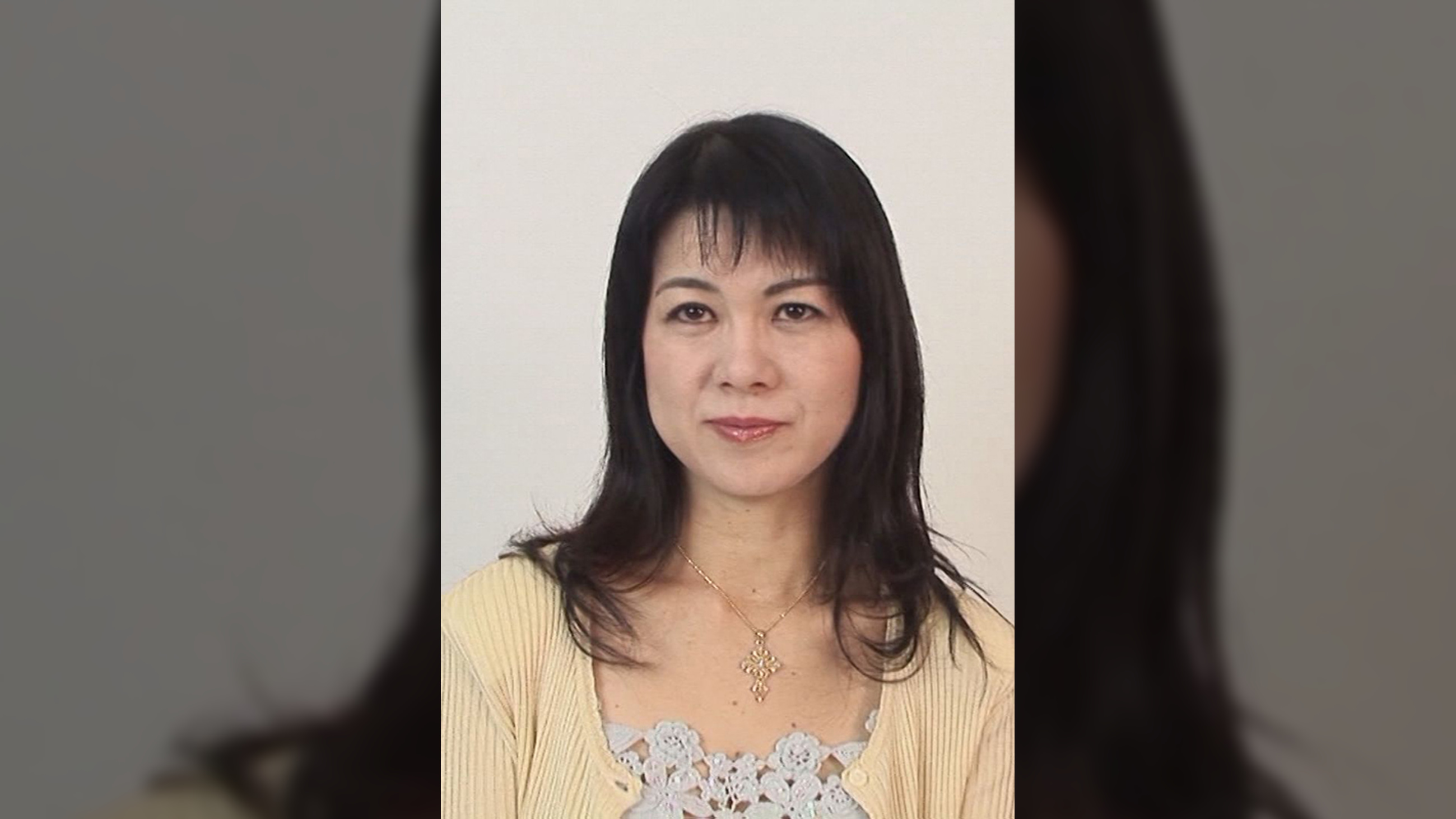 五十路間近でこの美貌!自分磨きに余念がない人妻さんが欲求不満でAV出演!脱がせてみたら美白に巨乳でボルテージMAX!テンション上がって中出しSEX!