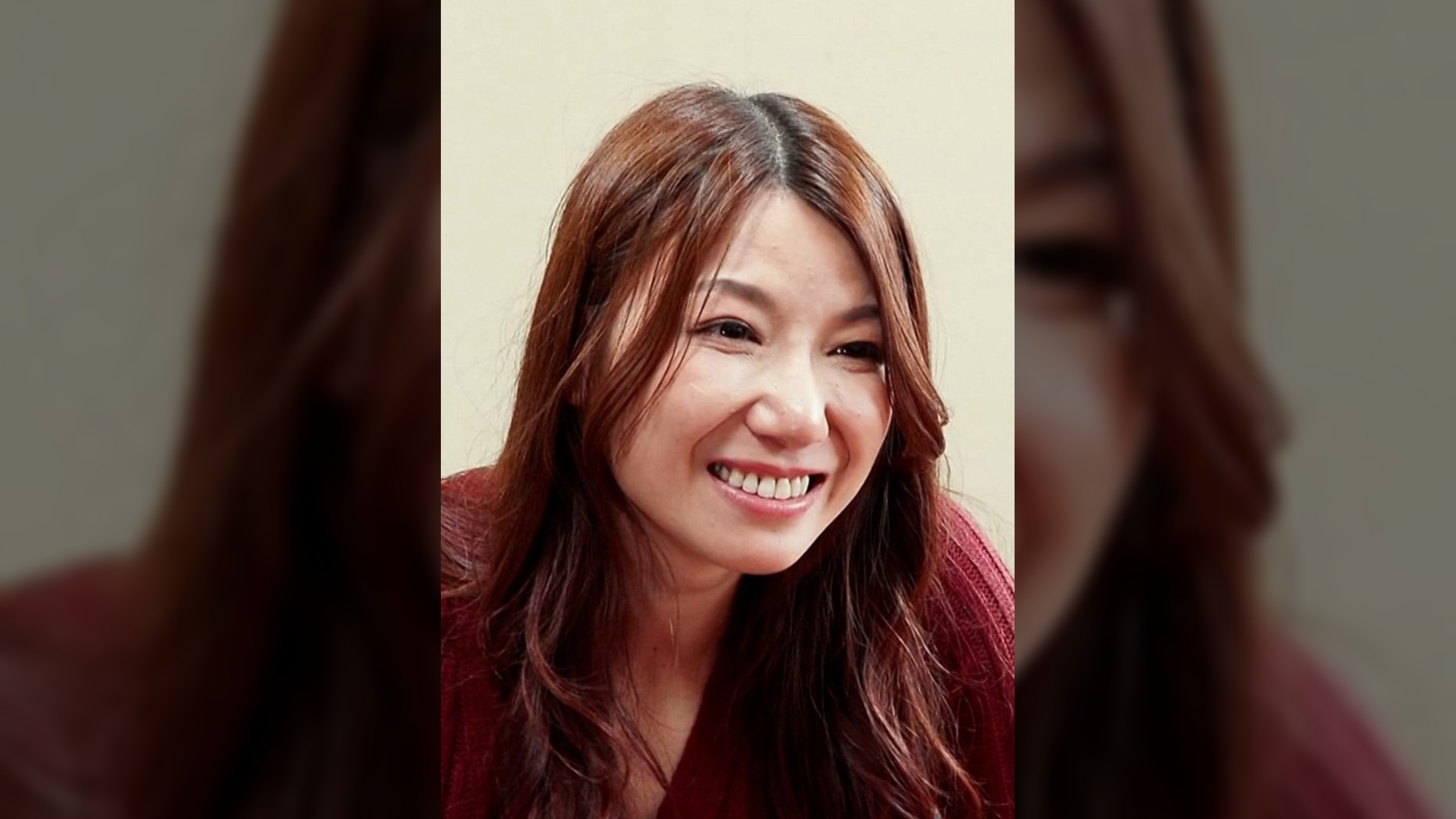 離婚して離れてひとりで暮らす母に思いを打ち明ける愚息、一途な思いに揺れ一線を越えてしまう家庭内の禁断の肉欲SEX!