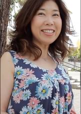 開放的な気分で身体も開放する巨乳熟女!セックスレスに悩みAVで性欲発散!