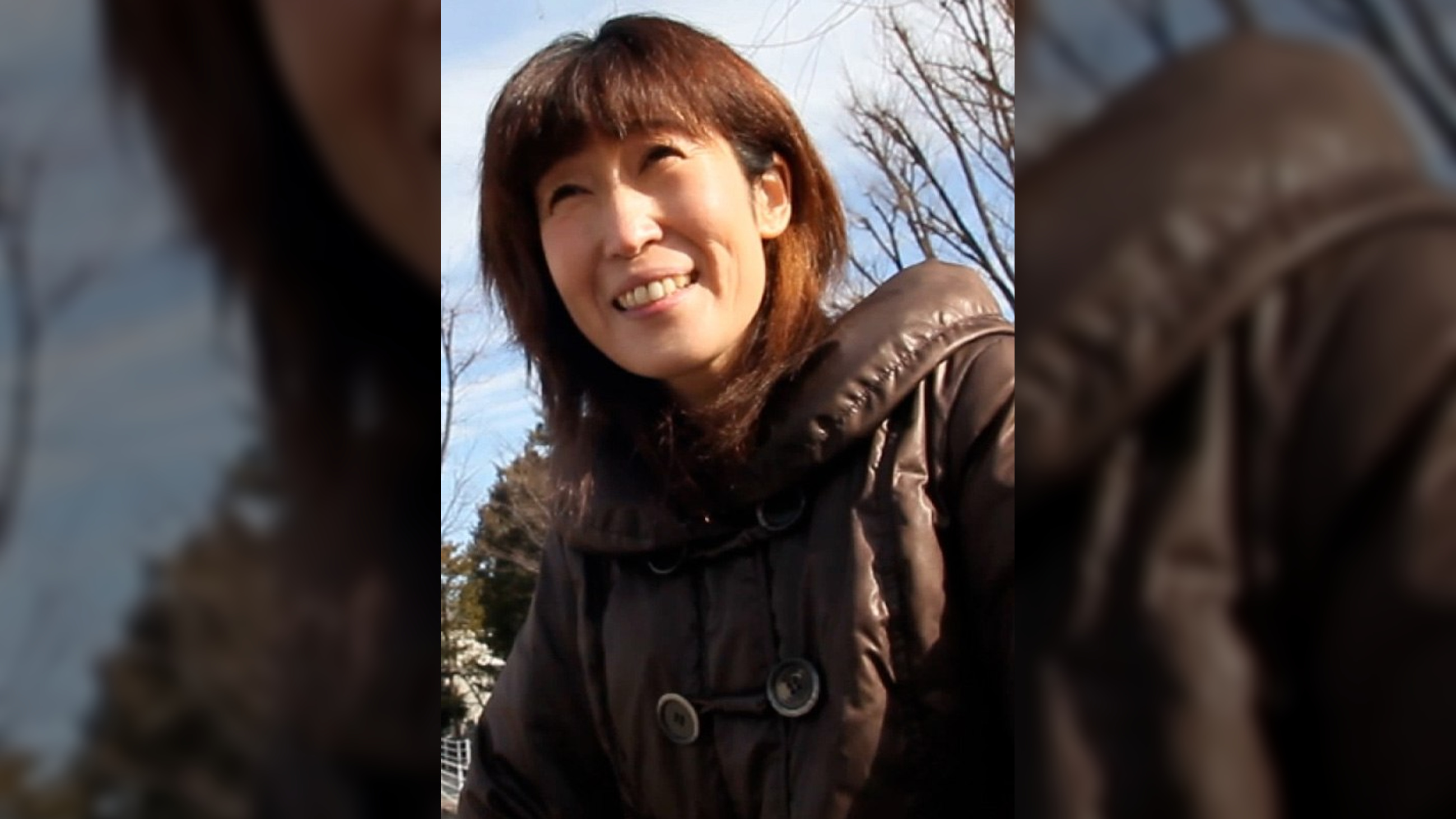 歯磨きをする様に毎日オナニー三昧の好きモノ熟女!あそこに入れば何でもOK⁉地味目な熟女が変態SEXの快楽に狂いイキ!