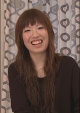 久しぶりのエッチな状況に笑顔が隠せない人妻さん！肉棒を口で咥える時もにやけが止まらない！期待に応えるべくギンギンな肉棒をアソコに入れて中出しＳＥＸ！