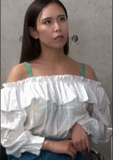 【謎のエロエロ軟膏投入で…止まらない痙攣お姉さん】キラキラのロングヘアーがまぶしい南国系働くお姉さんはマッサージルームでアへ顔解禁