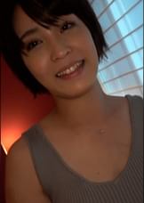 既婚の健康的でボーイッシュなショートヘアーの美女が旦那さんとのノーマルなエッチに満足できずマッチアプリで男漁り!個撮テイでラブホで嵌め撮りSEX!