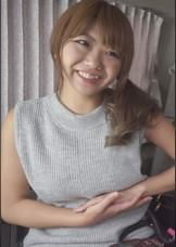 八重歯がかわいい巨乳妻のアソコは感度良好!愛液溢れる糸引き状態!