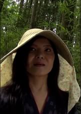 田舎の熟女もSEXしたい！旦那とのSEXに飽き足らずこっそりとAVの撮影をするヤリマン熟女の野外活動！