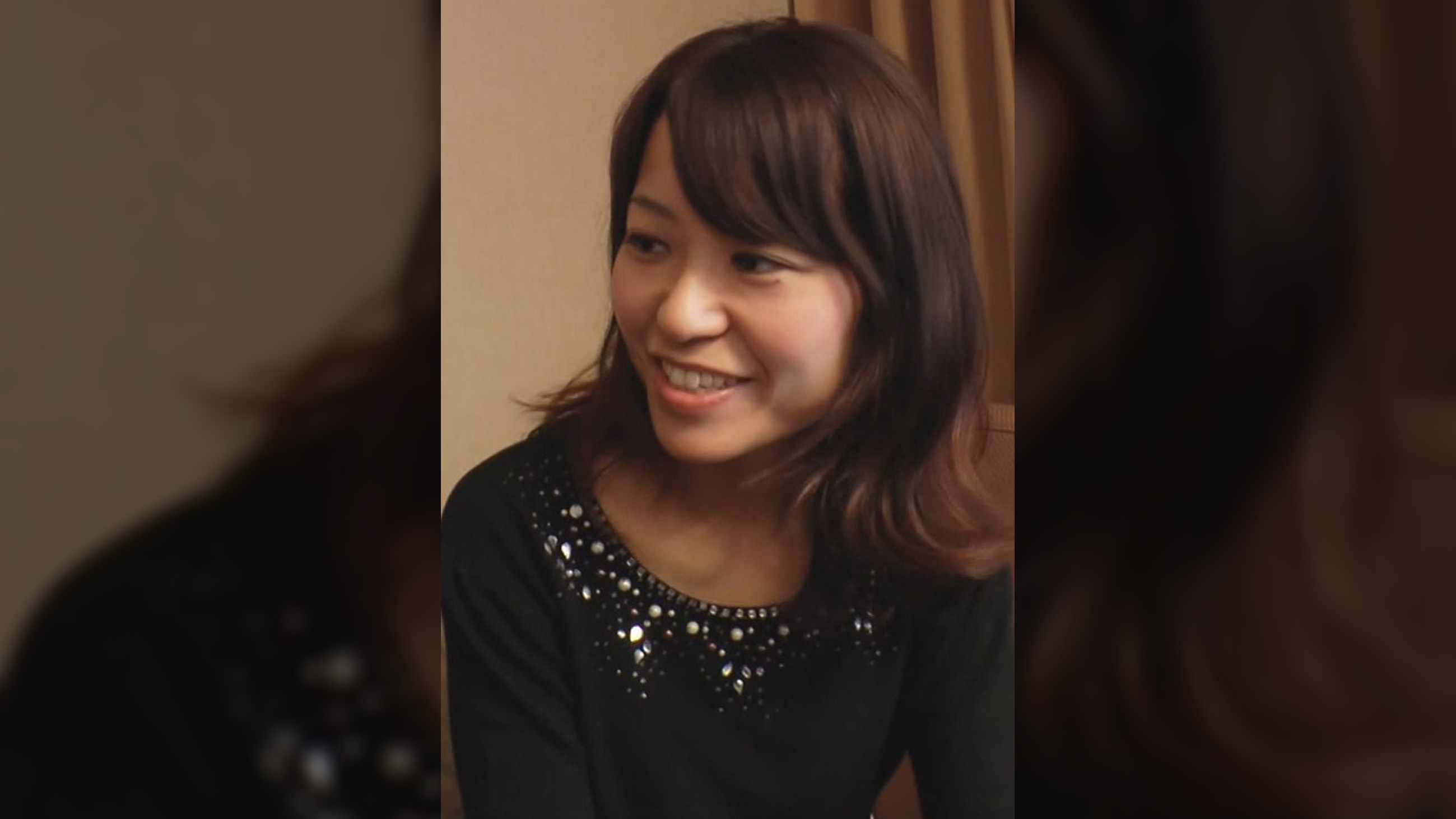 【流出映像】某大手航空会社での国際線乗務の人妻CAさんの一度だけの浮気AV出演。旦那は同航空会社勤務の重役で、ダブル不倫疑惑中だという。奥様の人生をかけた浮気動画
