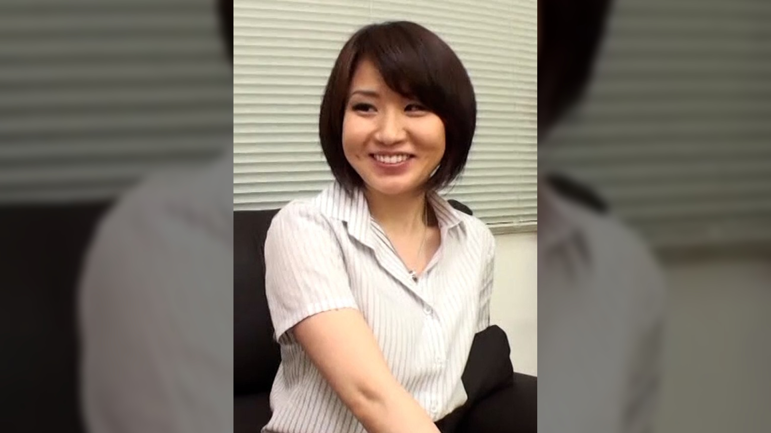 清楚な雰囲気のショートヘアーの美人奥様を商品開発のモニターとナンパして過激なAVを見てもらったら…。むっつり奥様と3P乱交中出しSEX!