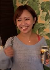 ショートヘアーで褐色の肌が健康的なお姉さんが同窓会帰りに同級生のAV男優とラブホで浮気中出しSEX!