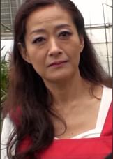 旦那さんは海外に長期出張中で欲求不満を解消する為にAVセックスを選んだ一見真面目で清楚な熟女が本能丸出しで痴態を晒す！