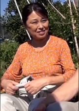 3年前に旦那さんと別れひとりで畑仕事を切り盛りする巨乳熟女が熟れたカラダを持て余しカメラの前で淫乱初撮り中出しセックス!