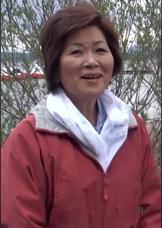 湖畔で釣舟を営む元気で爽やかな未亡人熟女と常連さんの初撮り中出しセックス!