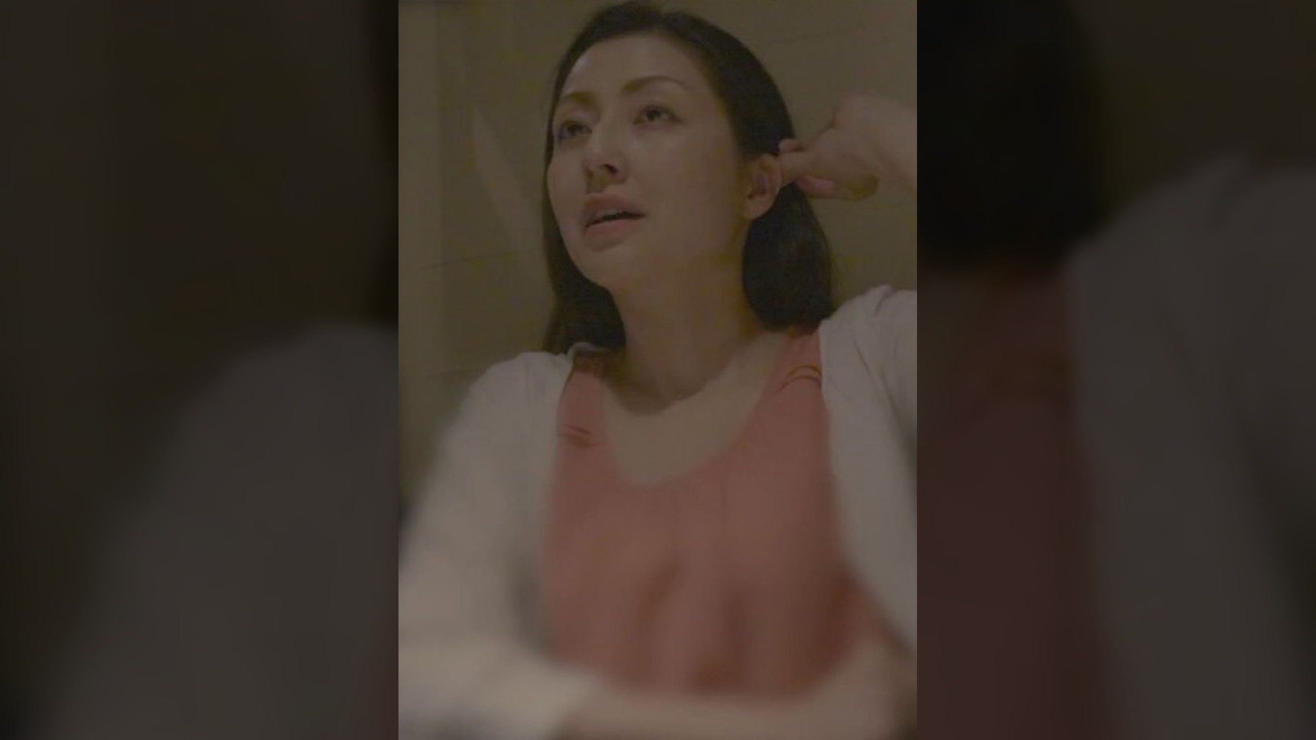 「ちょっとおばさんだけど良い?」若い男にノリノリでまたがる美魔女!AV出演を口説かれ続けた彼女の悩まし気な喘ぎ声!