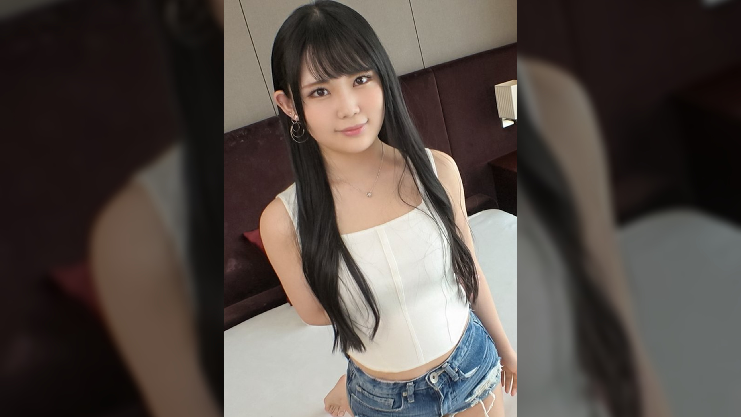 【美少女×美尻×美脚】【週5オナニー】シュークリームの超有名店で働くピチピチ美少女。短パンからはみ出したお尻と太ももが極エロ。おっとりとした性格からは想像もできないスケベっぷりを発揮！ ネットでAV応募→AV体験撮影 1831