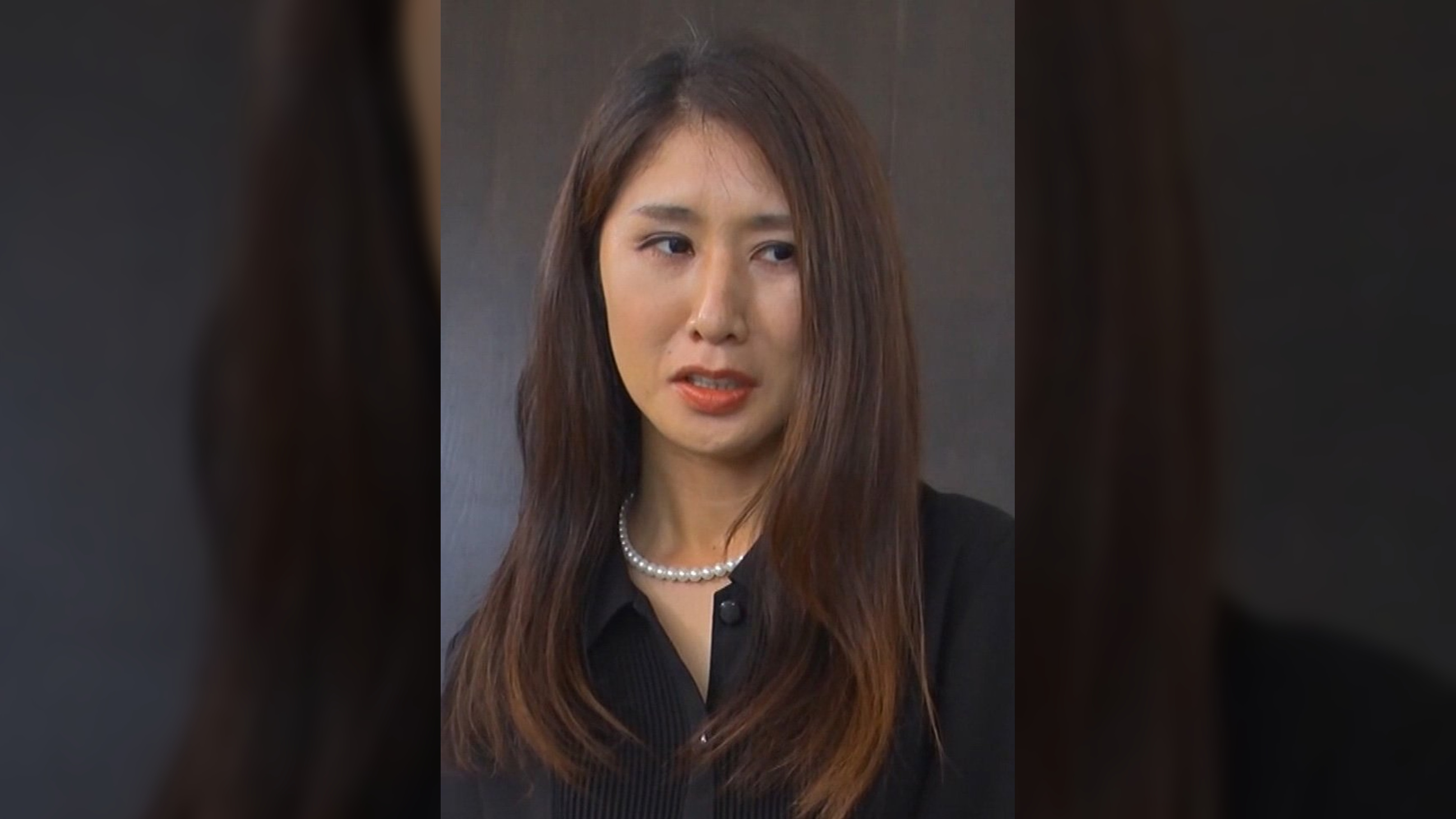 夫の葬儀が終わった後、義兄から借金の返済を求められ…抗えない熟れた敏感なカラダの美しき未亡人は、遺影の前でイキまくる!