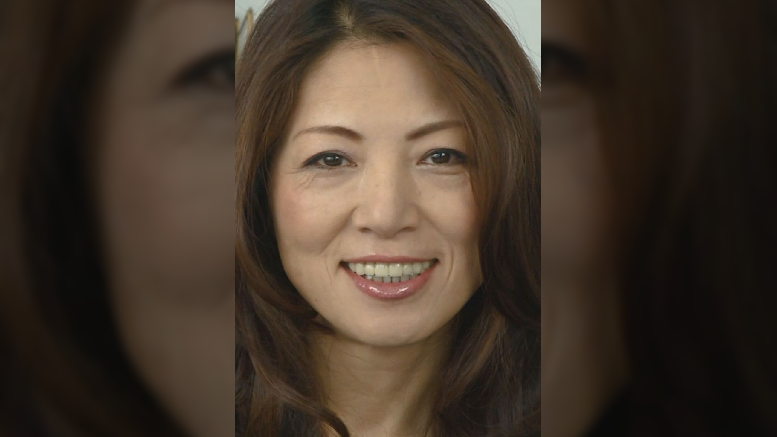 五十路前にしてコノ美貌！Ｓ級美熟女の感度は良好でイキまくり！肉棒２本を咥えこんで３Ｐ中出し！