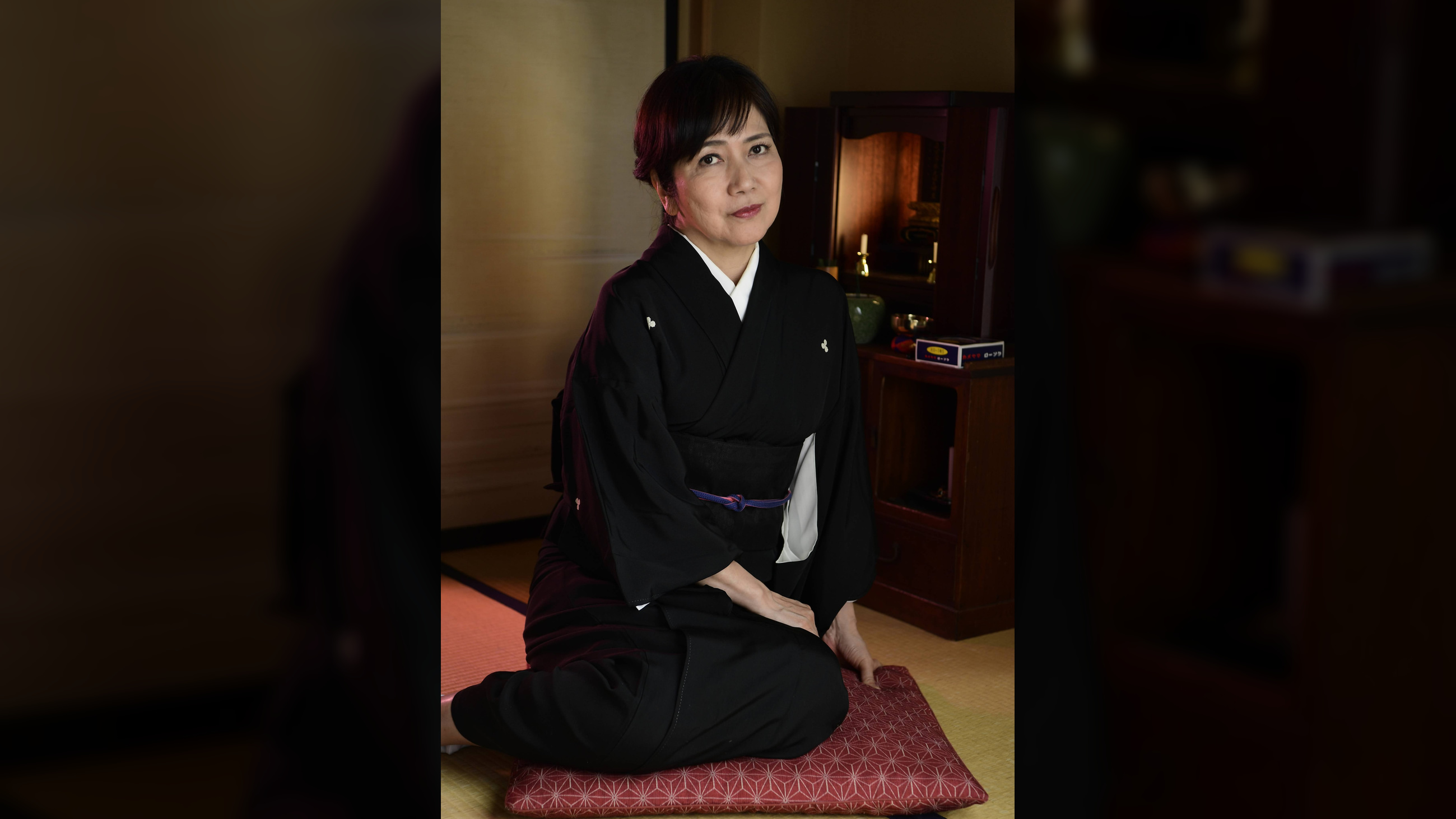 六十路の美乳未亡人に中出し