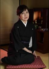 六十路の美乳未亡人に中出し