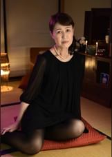 六十路の美乳未亡人に中出し2