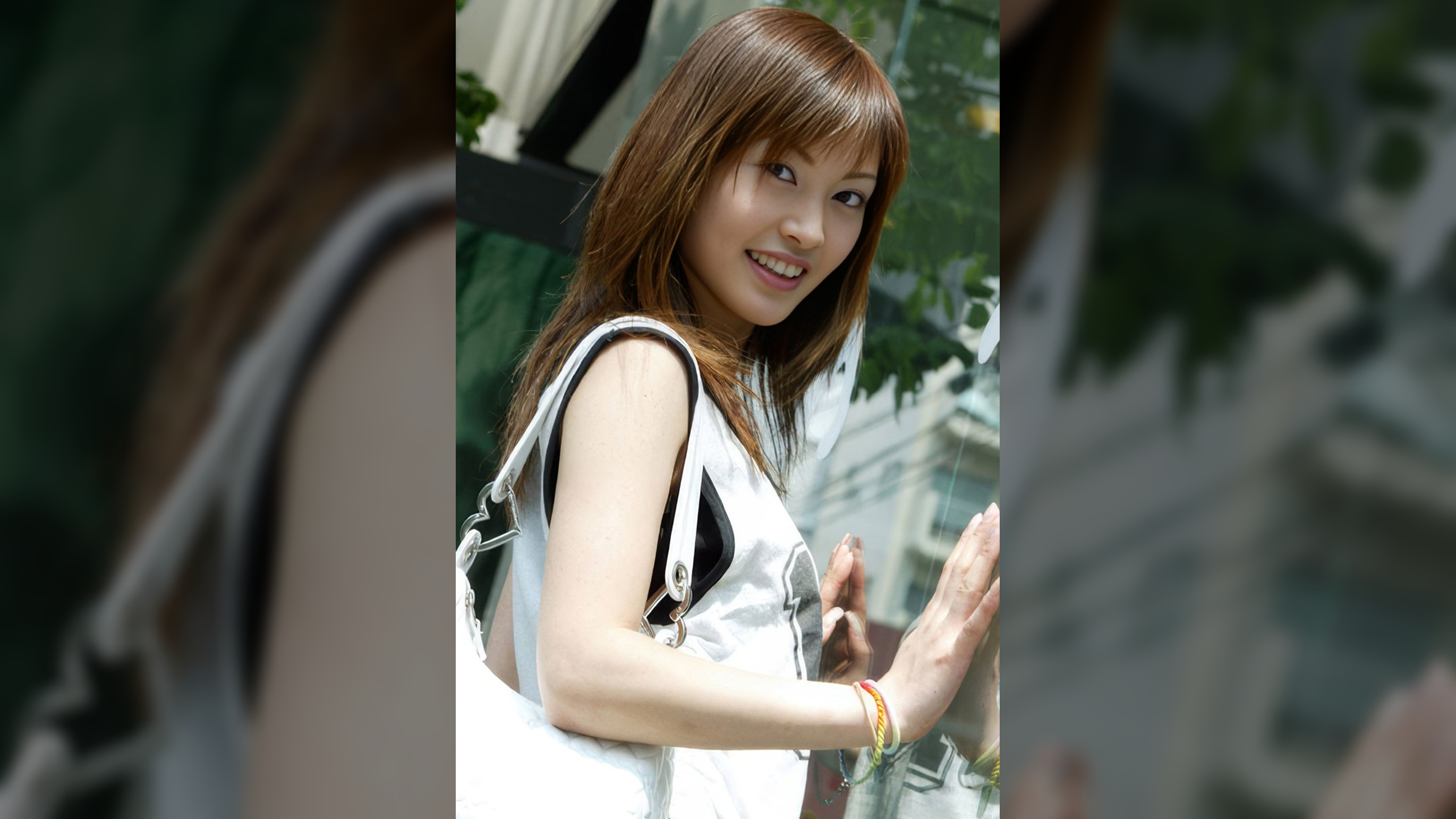 手マンでイク!!クンニでも悶えて最後はお口に発射♪