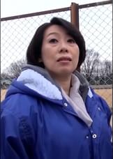 町内会のソフトボールの練習帰りの熟女を、安眠グッズのモニターとナンパ●れ込み!欲求不満熟女の即ハメSEX!