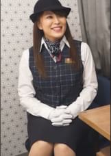 巨乳美人バスガイドが休憩中に生本番!快楽に飢えた肉体が、淫乱覚醒して大量お漏らし!スパンキングも要求してくる変態バスガイドには、当然な無許可中出し。